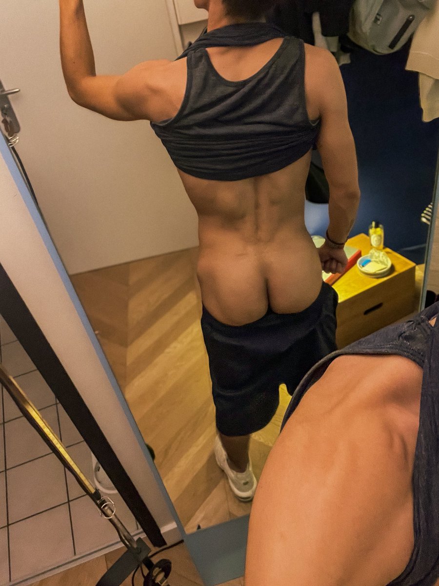Do you love my back side ? 😈