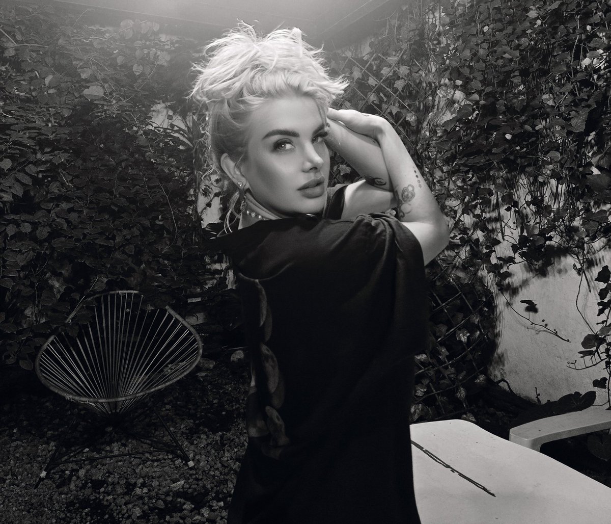 🖤Estamos locos los dos... somos indestructibles 🎶🎶 #zoe #campodefuerza