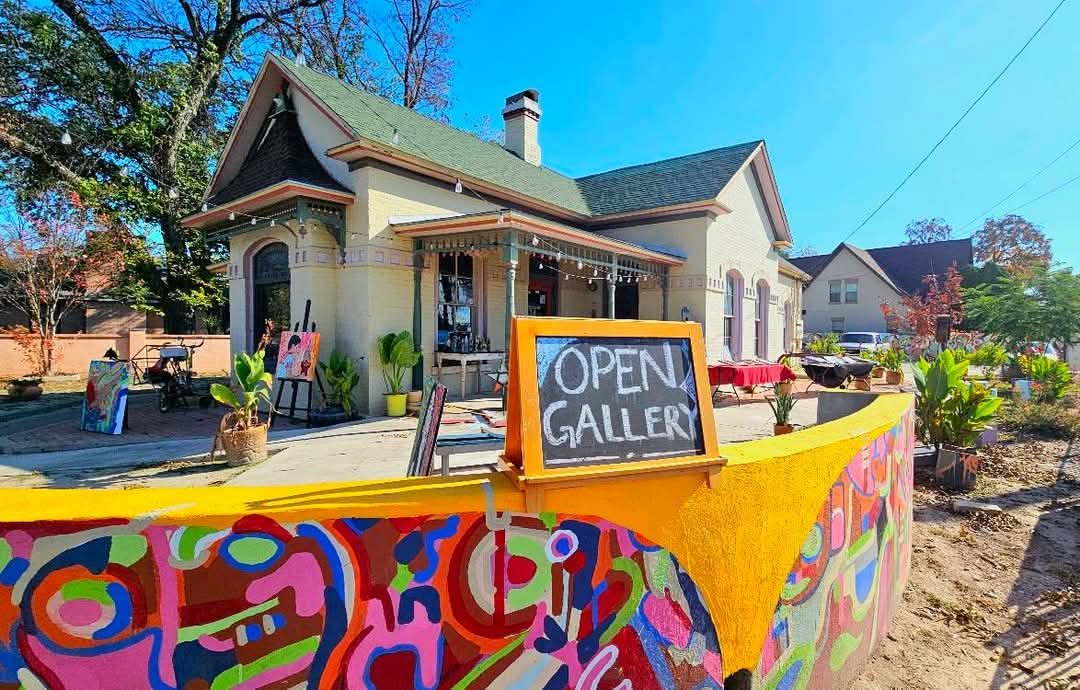 4272falcon's tweet photo. The Falcon Art Gallery  OPEN
Monday-Saturday 10am to 6pm
301 East Garfield, Del Rio, Texas 
https://t.co/EKVp67SLTk https://t.co/1KpQ3S7Q1i