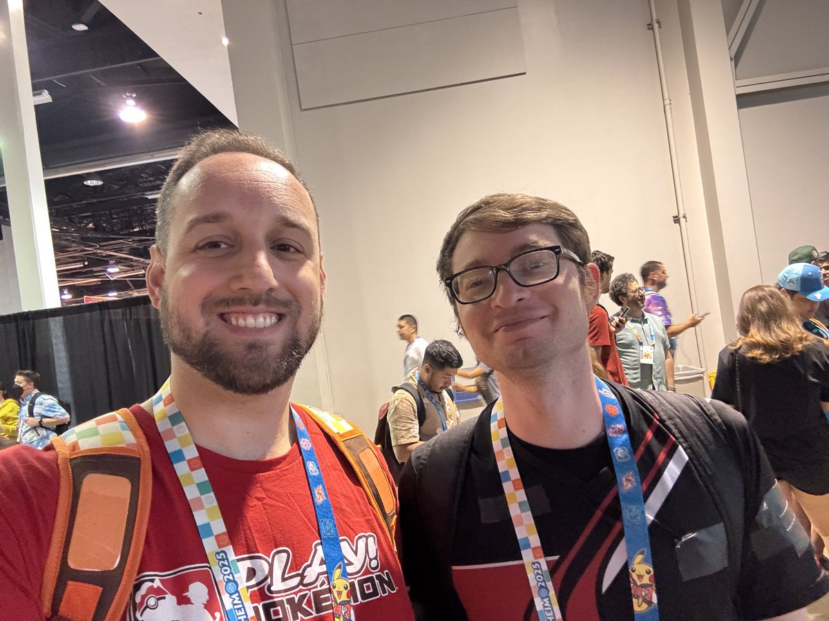 ElCalvisimo's tweet image. :JJanSmile: good luck on day 2 👑