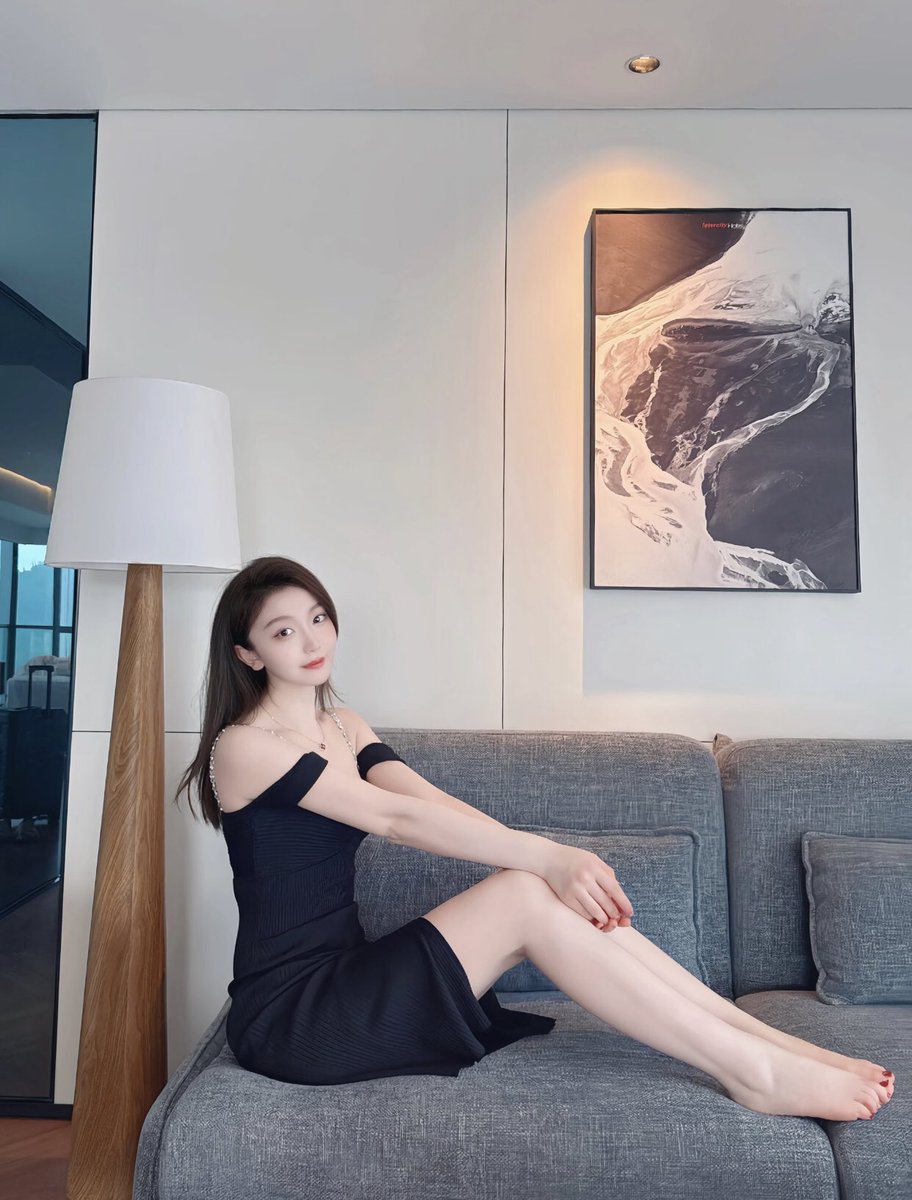 3698aaa's tweet image. 大半夜睡不着了，该如何是好