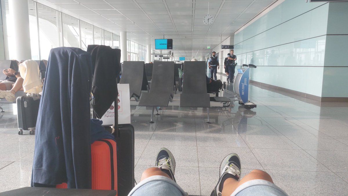 ManuelCosimo's tweet image. Aeroporto ✈️ bellissimo 
Aeroporto di Monaco di Baviera