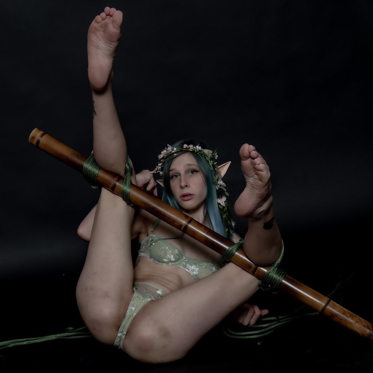 GoddessDaddys's tweet photo. Oh no the forest elf is stuck https://t.co/FNwglBHaZq