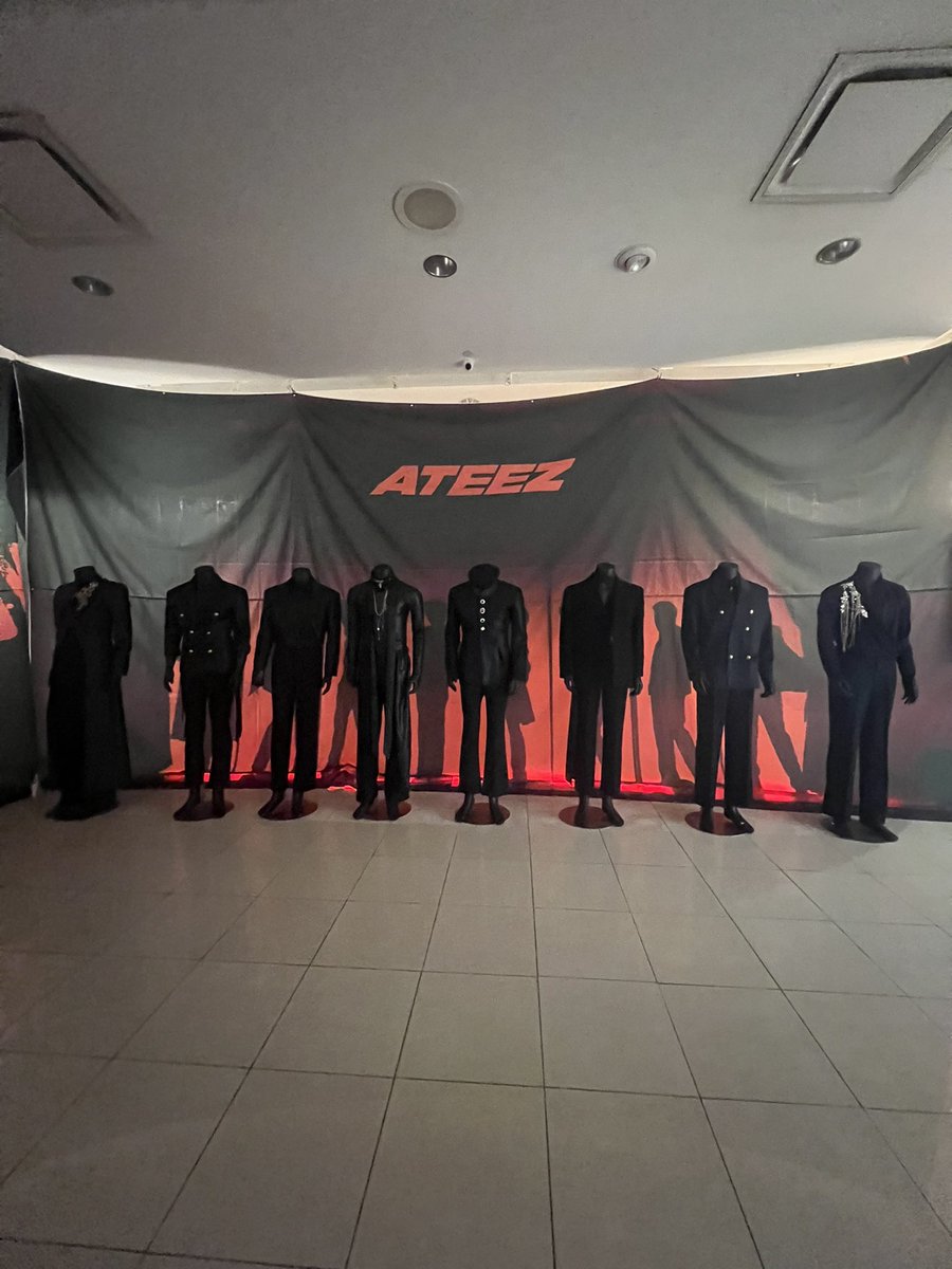 blossomsgetaway's tweet photo. Ateez Pop-Up at the Vista Mall in Lewisville is a must go to!! A bit of a drive for the Arlington concert but worth it if you are wanting to get some merch or want to see a goof photo op! 

#ATEEZ #ATEEZpopup
#inyourfantasypopup https://t.co/4arRzNFpr2