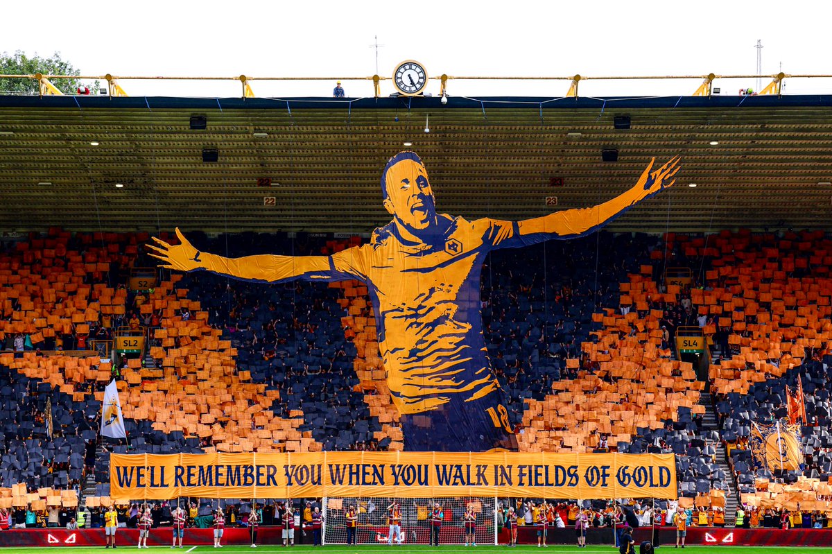 ActuFoot_'s tweet photo. Le superbe tifo des supporters de Wolverhampton en hommage à Diogo Jota 🇵🇹. 😢🙏 https://t.co/ZQnNu3ZU6A