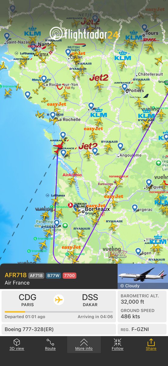 zrs70's tweet photo. Air France has reversed course but is holding altitude. Looks like it’s returning to Paris. #squawk770 Flight AF718 from Paris to Dakar
https://t.co/RYZLcuXU4R #airfrance #flightwatch #avgeek #avgeeks #paris #dakar https://t.co/MCGwtjFxXQ