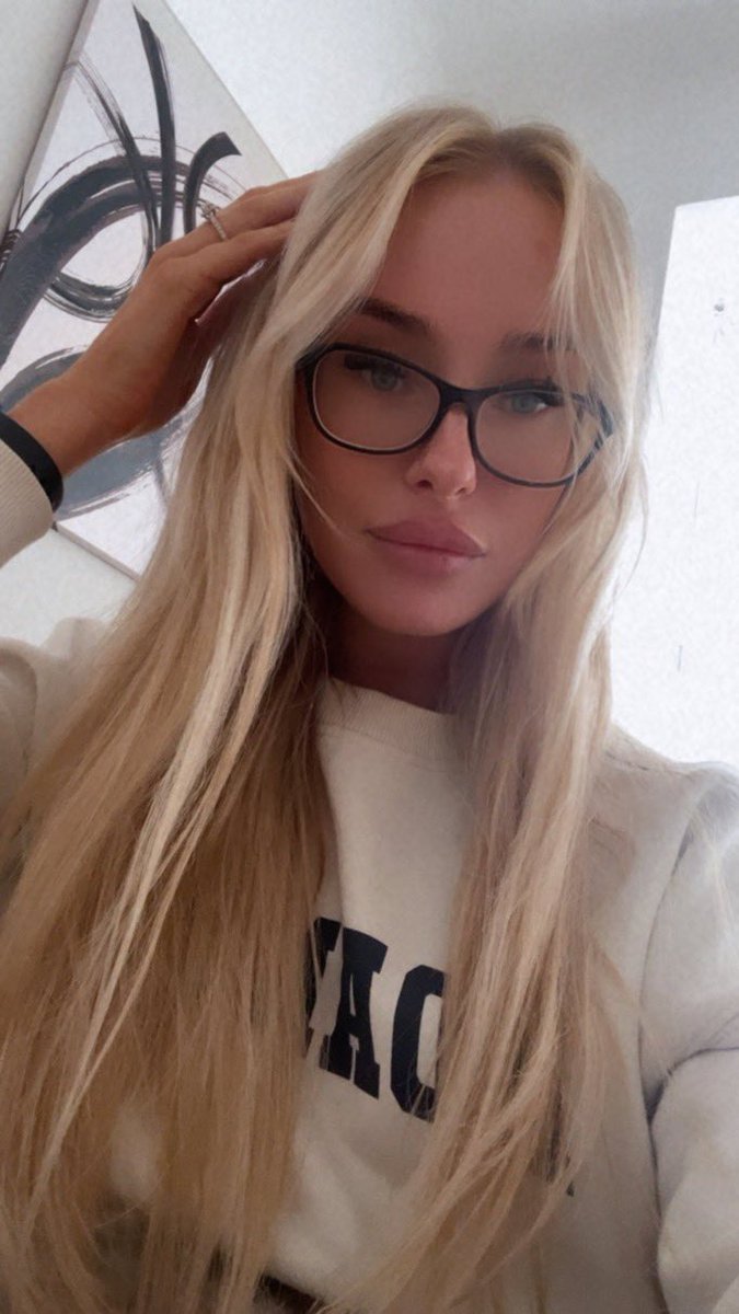 lydia_pocket_'s tweet photo. I I will make you simp either way😈<3 https://t.co/8z3PjkI5aj