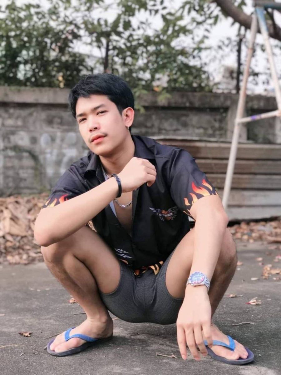 ขายคลิปชายแท้แหกตูด400คน tweet media