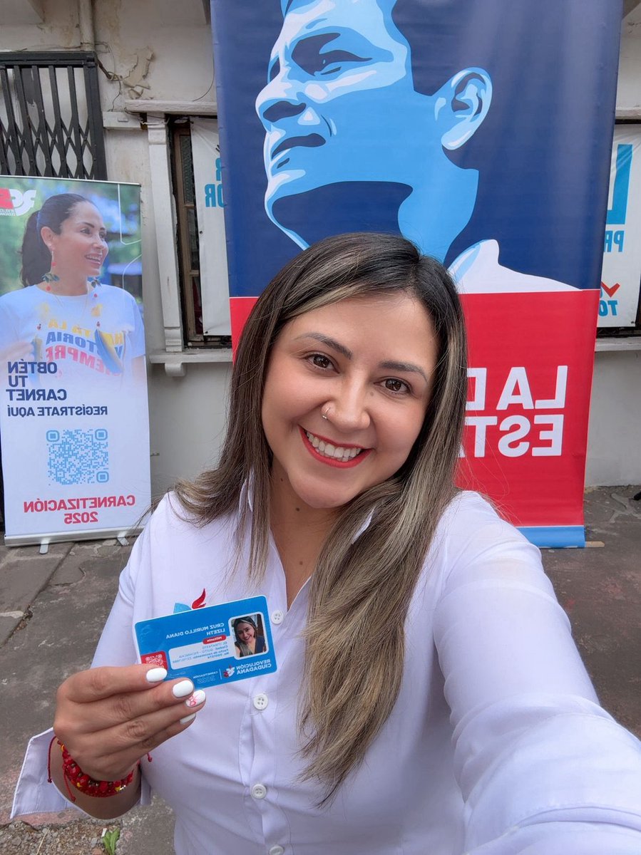DianaCruzUIO's tweet photo. Con una gran sonrisa y el corazón feliz 😍 ya tengo mi carnet de la Revolución Ciudadana. Somos la mayor fuerza política del Ecuador y, con orgullo, compromiso y resistencia, lo digo: #YoDeLaRCSoy 🙌
¿Y tú qué esperas para tenerlo? 👉 https://t.co/kU4qgPT2n4
@MashiRafael @LuisaGonzalezEc