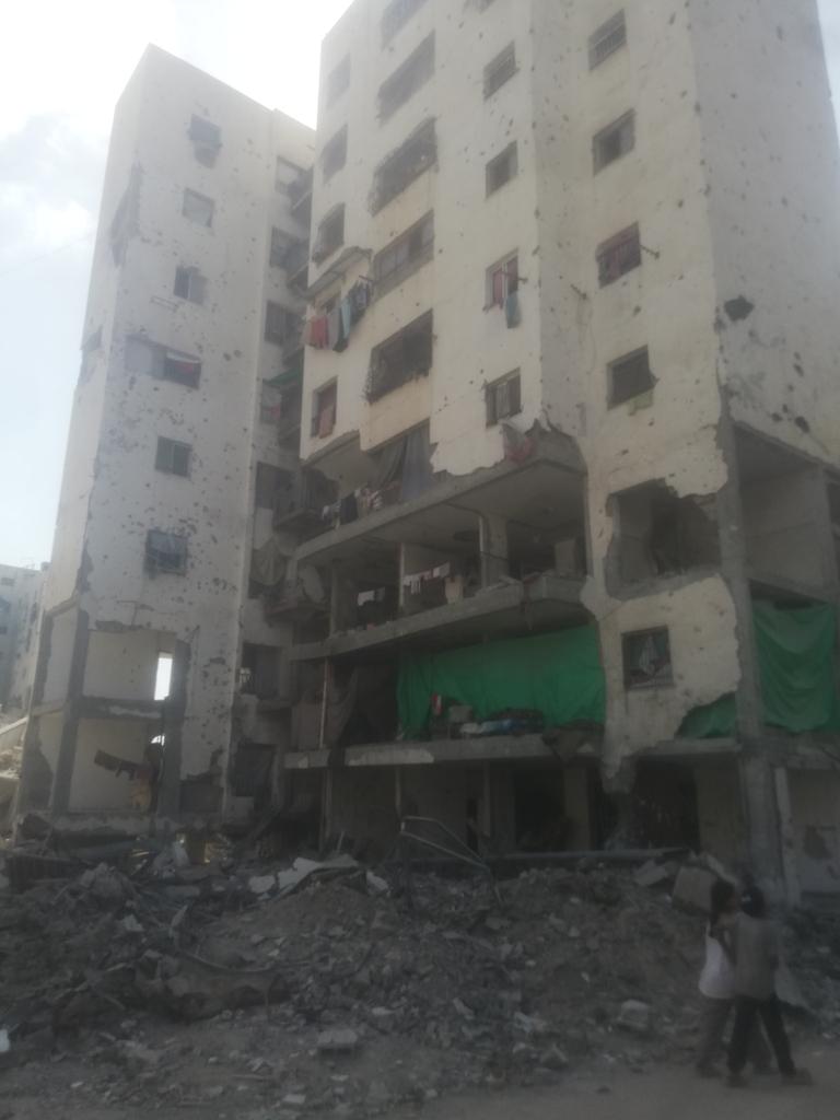 tala161306's tweet photo. I will share with you some photos of the place where I was born and spent all my childhood 
 These are my mother and younger siblings during our last visit to our home which was completely destroyed
 Please share the link and donate🥲

https://t.co/MuHIu7DUUK https://t.co/XnSSQwp1AH