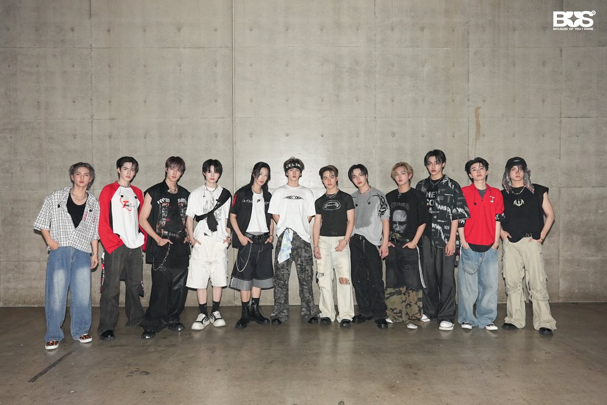 BUS_SONRAY's tweet photo. 皆さん〜　今日は僕たちに会いに来てくださって、たくさん応援してくださり本当にありがとうございました！

僕たちの初サマソニは、皆さんのおかげでとっても楽しかったです🤩

皆さんも今日の僕たちのステージを楽しんで、気に入ってくれていたら嬉しいです。

またお会いしましょうね〜👋

-

Thank you so much to everyone who came to cheer us on today, Our very first Summer Sonic was an absolute blast! 🤩

We hope you all had fun and enjoyed the show we brought to you today. See you again next time, everyone! 👋

#SummersonicxBUS
#summersonic2025
#konnichiwa_BUSdesu
#BUSbecauseofyouishine