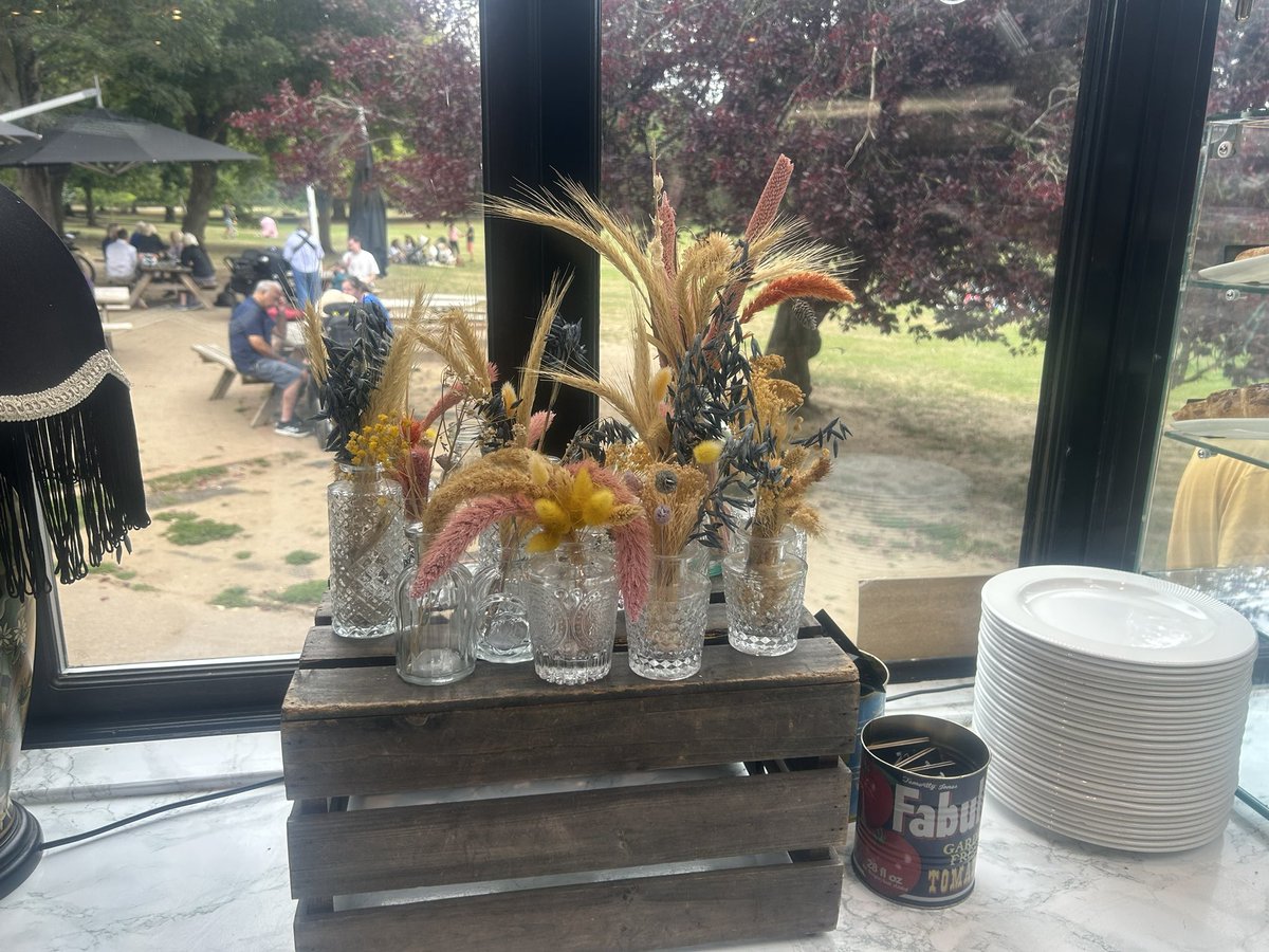 ghoststn101's tweet photo. Enjoyed a lovely brunch with a few friends todayβ¦ start of a new norm πΈπΌπ#triageofwellbeing #happiness #letitbeginwithme https://t.co/76EeYvj4DO