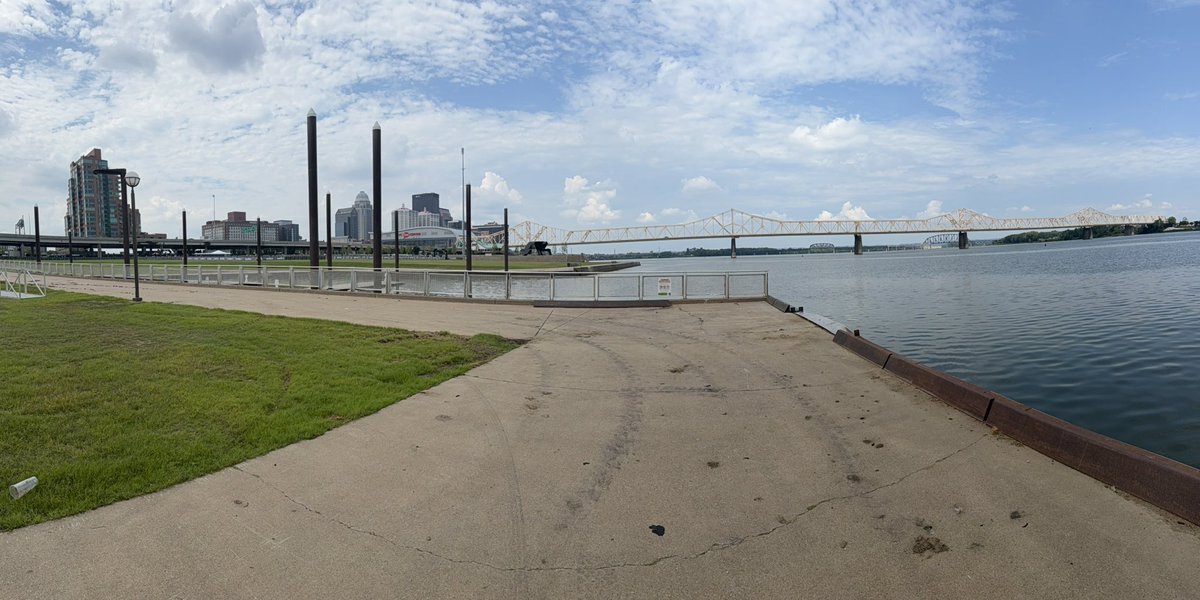 mzbello's tweet photo. Mi natal Louisville, Kentucky. https://t.co/14muskC2Zc