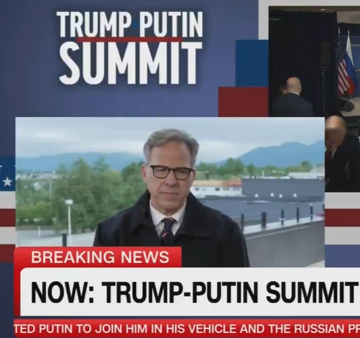 tampafreepress's tweet image. “Give Me My Show Back”: CNN’s Jake Tapper Caught In Viral Hot Mic Moment
#tapper #cnn #bigrays 

Read here: tampafp.com/give-me-my-sho…