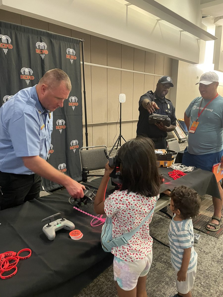 AdhithiRavi's tweet image. So much fun at Kids Conf today post @kc_dc for the kids 😀

Thank you @wecodekc for putting this up! 

#kcdc2025