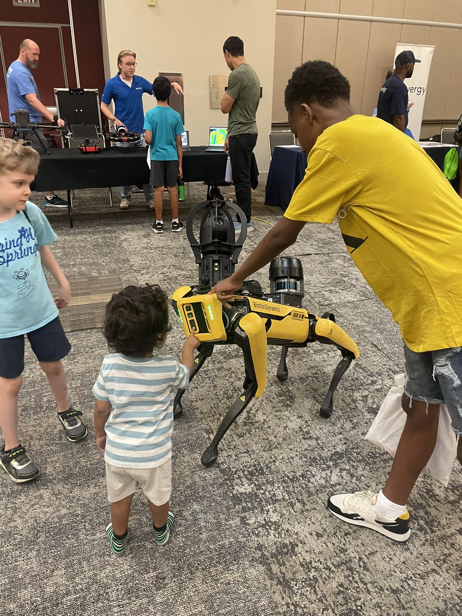 AdhithiRavi's tweet image. So much fun at Kids Conf today post @kc_dc for the kids 😀

Thank you @wecodekc for putting this up! 

#kcdc2025