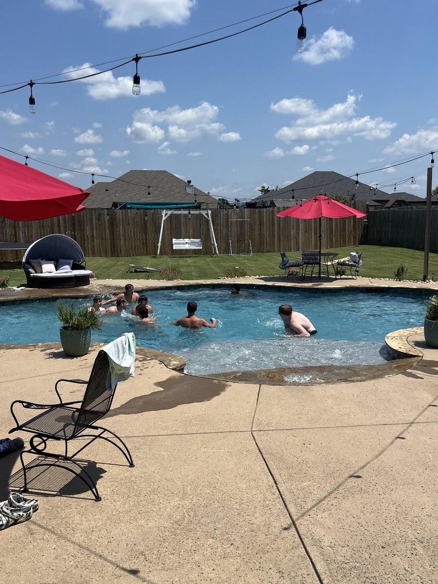 Lance Connot tweet media