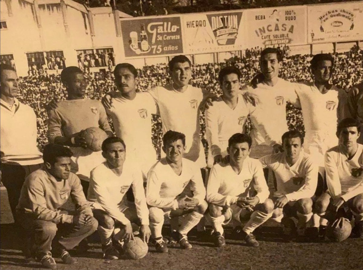 historia_ca's tweet photo. Felicidades a mi querido @CremasOficial por su 76 aniversario de fundación.

Uno de los 5 grandes de Centroamérica, rey de copas en 🇬🇹

–32 ligas
–8 copas Guatemala
–10 campeón de campeones
–2 Fraternidad CA (1971, 1983)
–Liga Concacaf (2021)
–Copa de Campeones de Concacaf (1978) https://t.co/yXgMOEUdfD