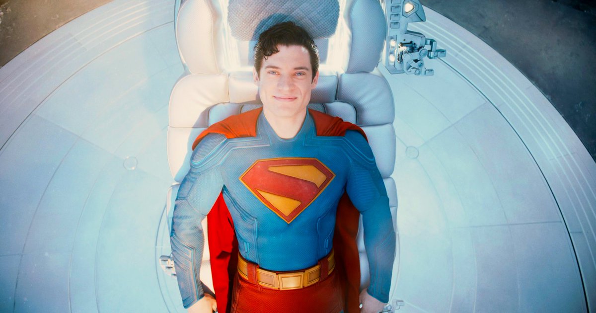 BOOM *goldifies your superman movie*

(this isn't an actual knock on the film's color grading i did this for fun and im in no way a professional lol)