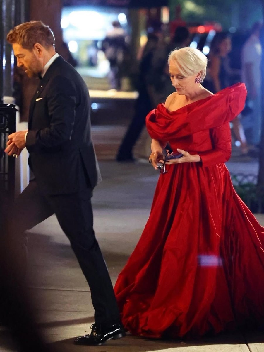 Aaron Fernandes tweet media