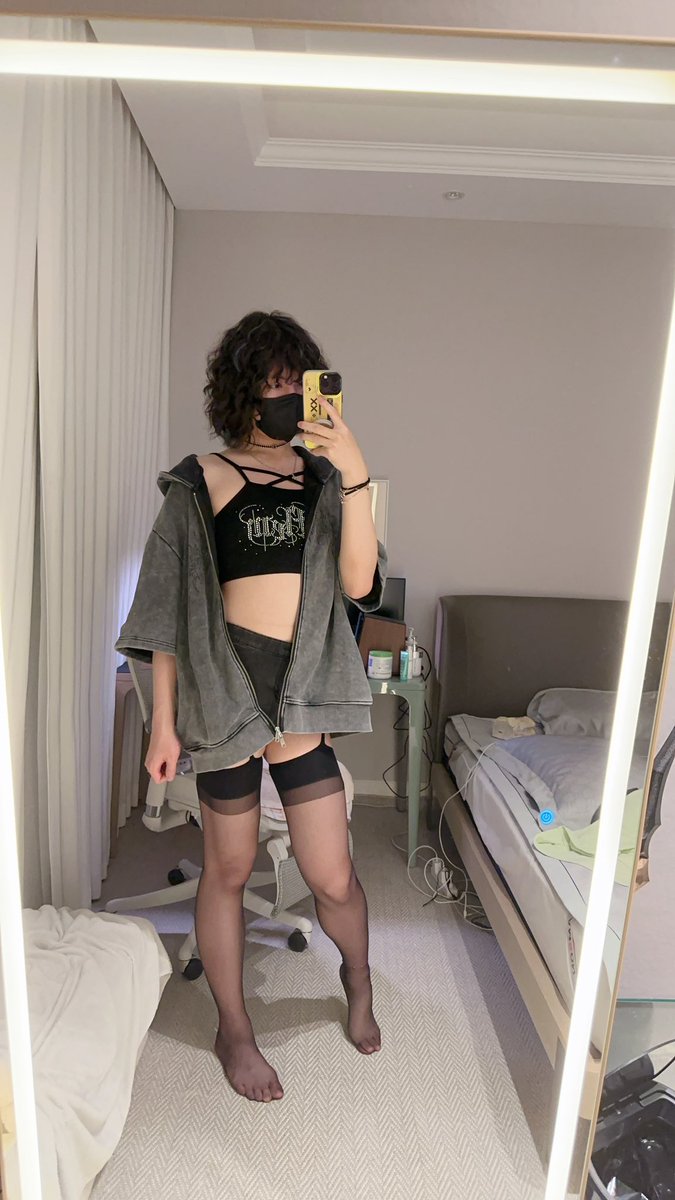 pppppppppplhhg's tweet photo. 我在搭配新衣服，这套会不会很奇怪，有没有服装大师来点建议

#伪娘 #男娘 #femboy #Femboy https://t.co/vhIFK3vgNE