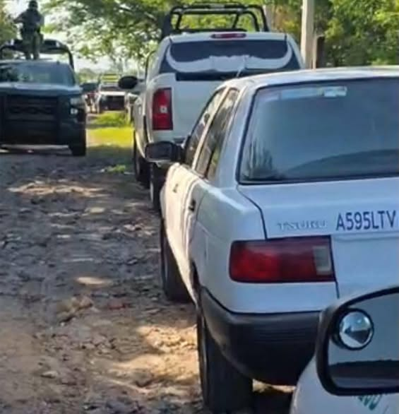 DigitaMorelos's tweet photo. Mientras el alcalde Israel Piña presume campaña en redes sociales, la violencia se recrudece en Temixco: tres jóvenes asesinados
Esta mañana fueron localizados los cuerpos de tres hombres de entre 18 y 20 años, maniatados, con lesiones en la cabeza y visibles huellas de violencia https://t.co/jGDX6G0bgf