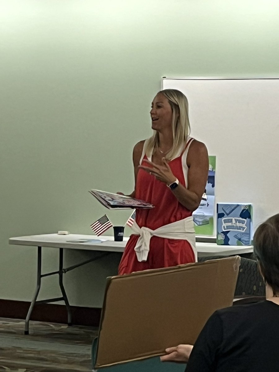 This is me discussing REDWHITEBLUE Magazine this morning at See You at the Library. The cardboard in the lower right corner was a peaceful protester holding a sign saying “BAN HATE NOT BOOKS.” 

She later commended the magazine. 

We have more in common than the media likes. 🇺🇸