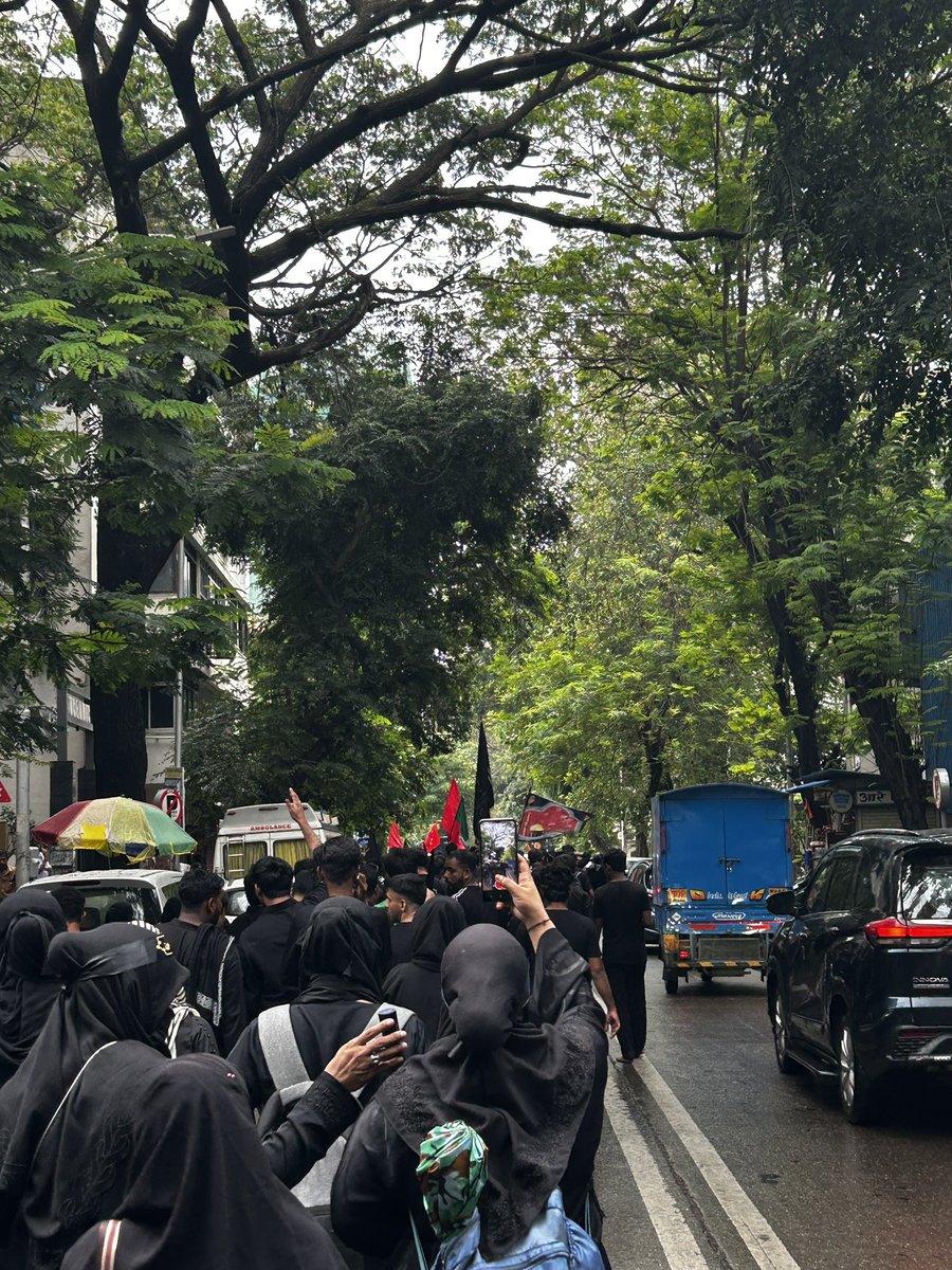 saybulb's tweet photo. Juloos-e-Ehsas-e-Karbala 
Malad to Mumbai (35Km) 
#arbaeen_walk #mumbai https://t.co/e7I336tLth