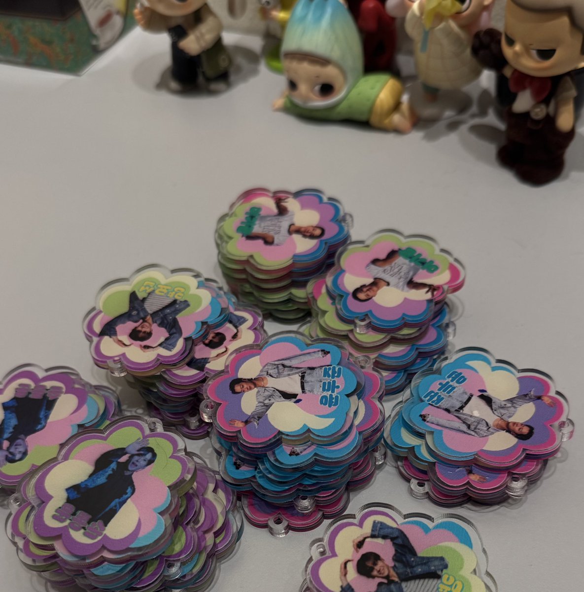 hi guys! i printed my LGOA fancams into these cute acrylic keyrings and plan to share the extras with byulights during #HIGHLIGHTinKL #RIDE_OR_DIE_IN_MALAYSIA

pls come and say hi on d-day!  ⸜(｡˃ ᵕ ˂ )⸝♡
rts &amp; likes are highly appreciated! 

see you there MYBYULIGHT 💙💛💚💜