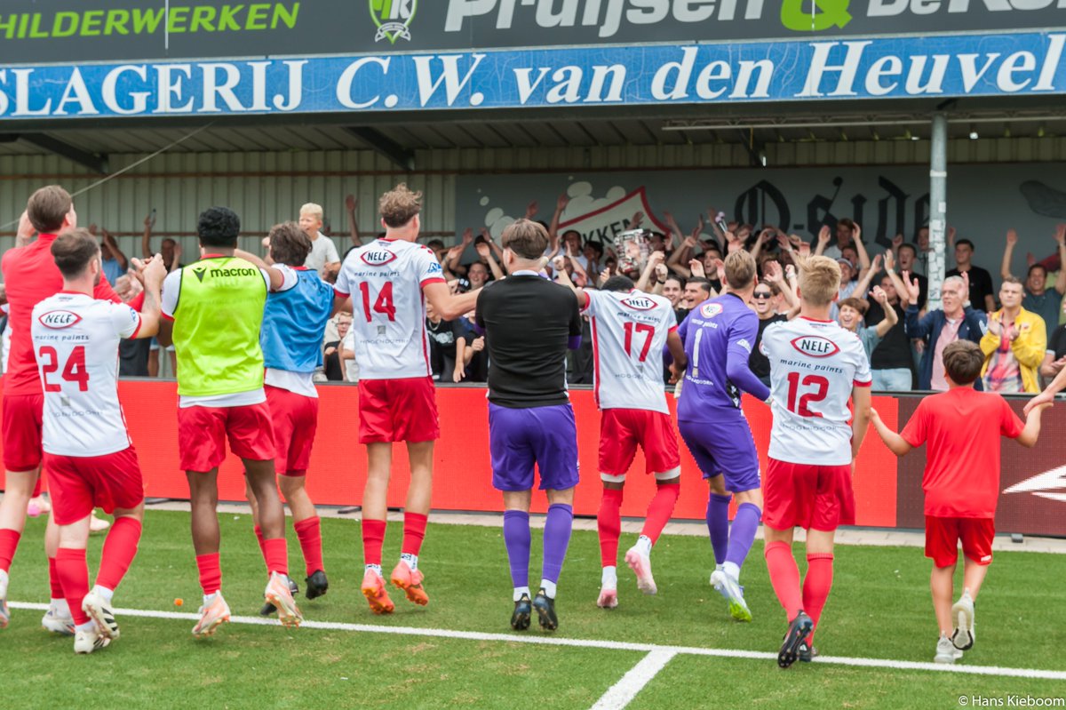 JKieboom's tweet photo. Het feestje op de Zwaaier in Werkendam. @KozakkenBoys @Kozsupp #kozijs https://t.co/fpSZ6mavYt