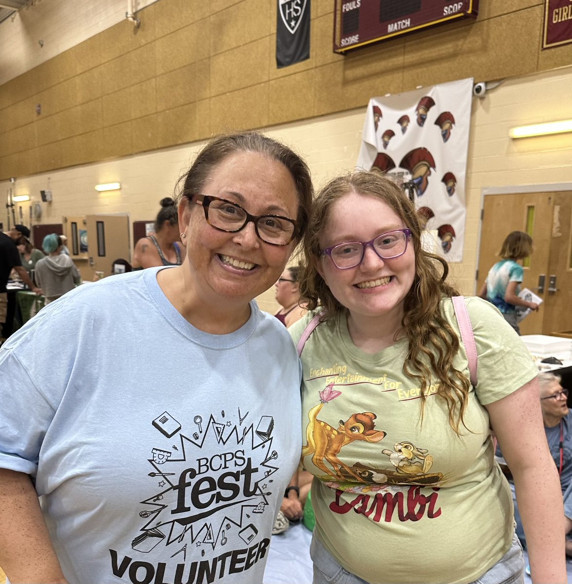 FMS_BCPS's tweet photo. Our Community School Facilitator @JameeEspinoza spent the morning volunteering at #BCPSFest today and ran into a few familiar faces! #TeamFMS! π @SchifferB https://t.co/jp1rJR765H