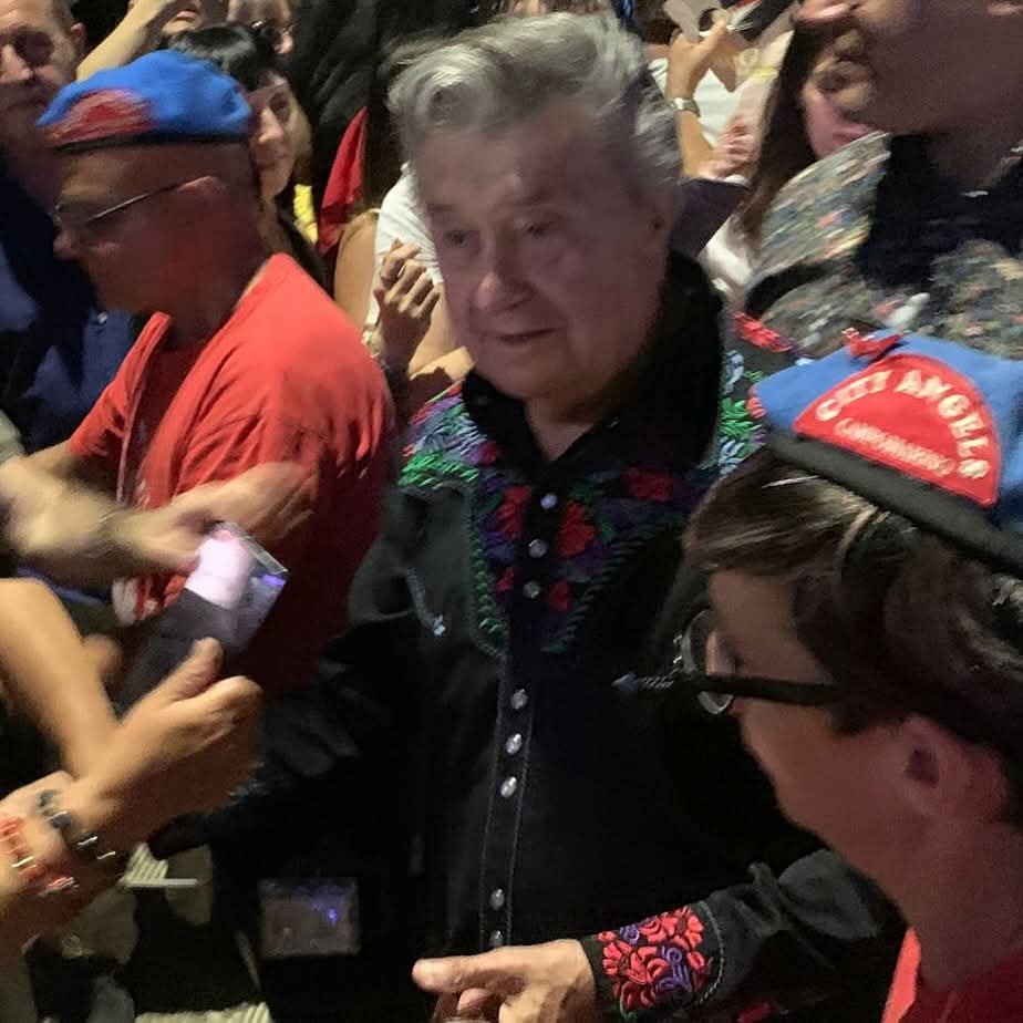 I City Angels di Campomarino svolgono il servizio di sicurezza al concerto di Bobby Solo, e poi lo scortano mentre i fan gli chiedono selfie e autografo. 
campomarino@cityangels.it 
#cityangels #campomarino #bobbysolo