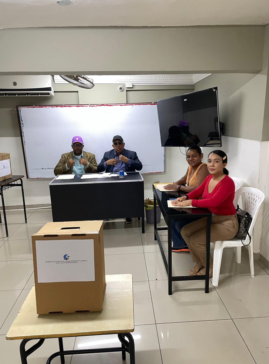 sntpsdo's tweet photo. ¡Buen trabajo de la Comisión Electoral de la Filial Santo Domingo Oeste! Organizaron las elecciones de manera transparente y apegada a las normas del protocolo. #CharlieCarvajal #JoelSuero #SugeyReyes #JoshaFernandez https://t.co/3cae7wud2l