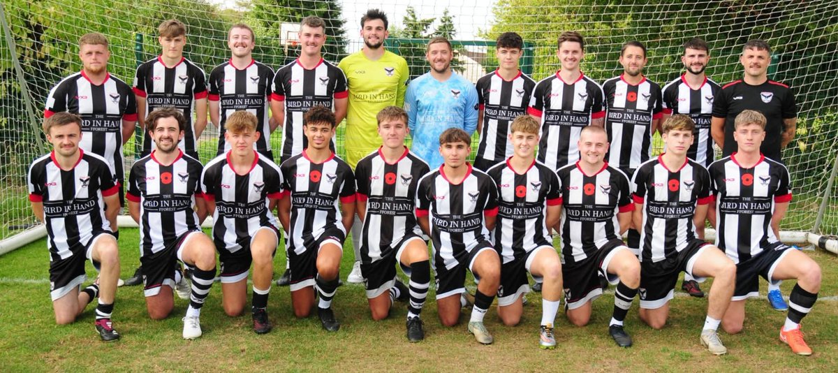 First Team squad 2025-2026 ⚫⚪#COTB

Many thanks to our shirt sponsors Bird In Hand, Fforest &amp; McDoner, Pontarddulais. Other sponsorship opportunities available.

Thanks to Chris Chapman for the photo.