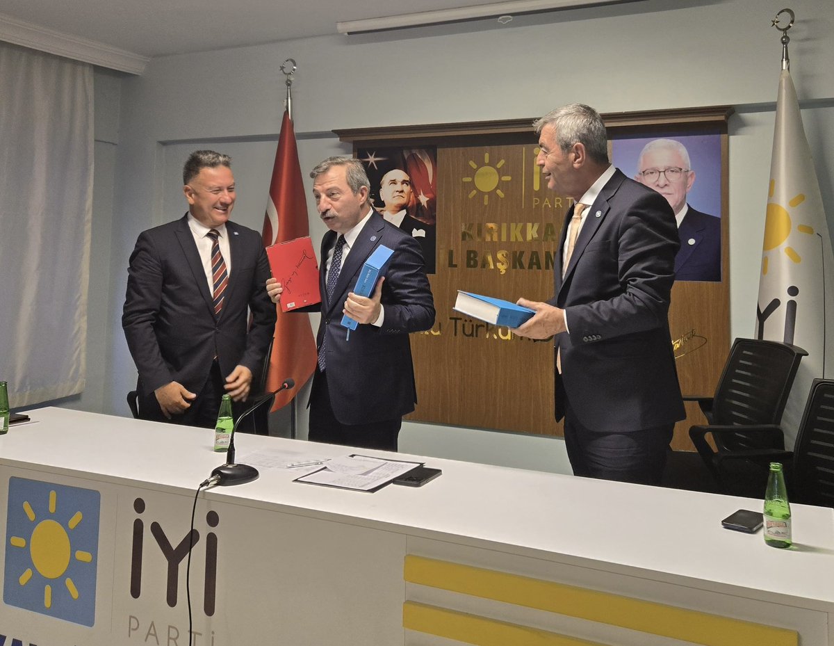 Kırıkkale teşkilatımızı ziyaret ettik ve gündeme dair istişarelerde bulunduk.
Genel Başkanımız Sayın <a href="/MDervisogluTR/">Müsavat Dervişoğlu</a> ’nun selamlarını ilettik.
İl Başkanımız <a href="/Tolga_Tanrverdi/">Tolga Tanrıverdi</a>, GİK Üyemiz <a href="/kazimyucel38/">Kazım YÜCEL</a>, İlçe Başkanlarımız, Kadın ve Gençlik Politikaları Başkanlarımız, İl ve İlçe