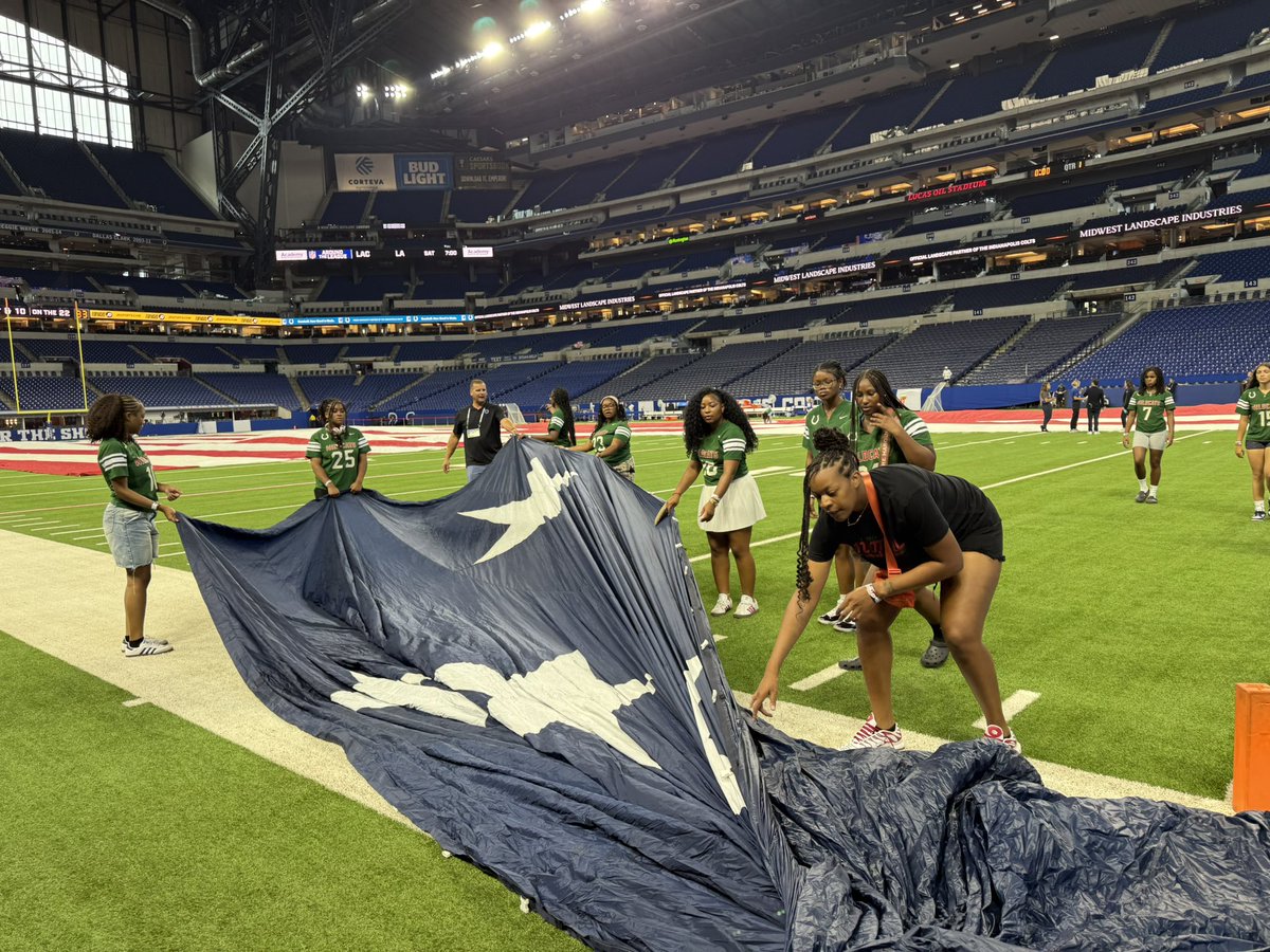 lnwildcats's tweet photo. Our flag football team was on the field at Lucas Oil stadium today helping with presenting the colors at the Colts game! Great job ladies! @ltgoodnews @LNHSwildcats @CoachMimms https://t.co/Znw47w7oxu