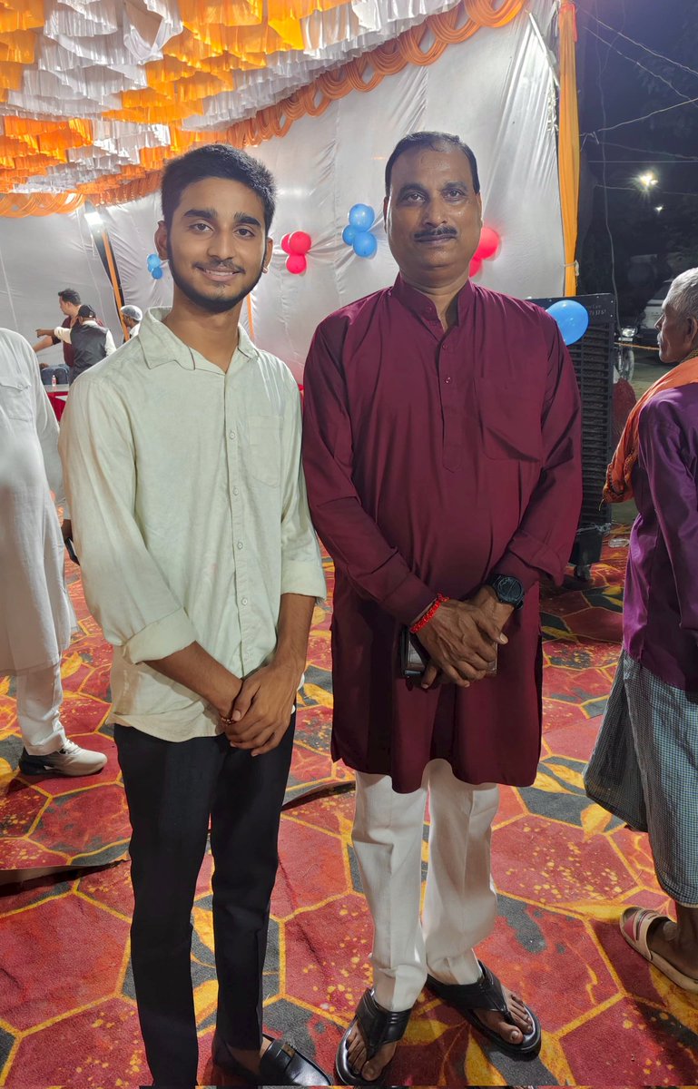 Deepraj_0007's tweet photo. आज कोतवाली हैदरगढ़ में जनमाष्टमी के शुभ अवसर पर अयोजित कार्यक्रम में पाहुच के आशीर्वाद प्राप्त किया 🙏🏻 

हरे कृष्ण https://t.co/WWrv6MAPjn
