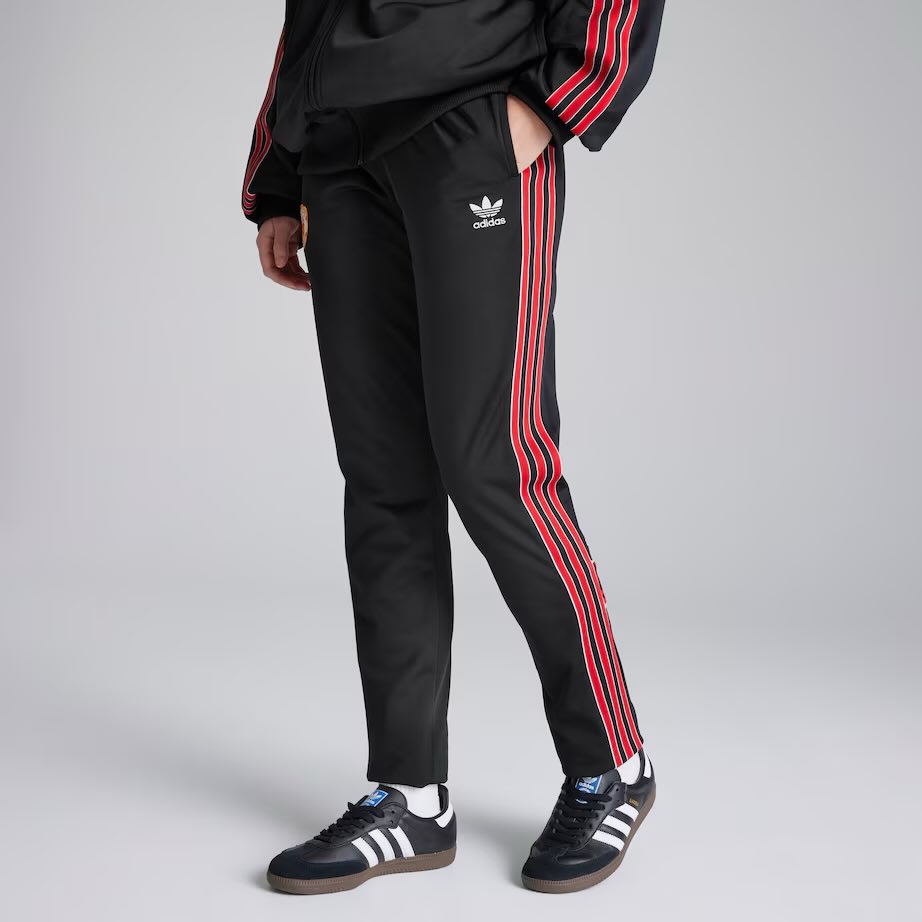 🏴󠁧󠁢󠁥󠁮󠁧󠁿 Sports Direct Deal 🏴󠁧󠁢󠁥󠁮󠁧󠁿 

Manchester United
Adidas Originals
Tracksuit Bottoms
All sizes

Down to £24 (RRP £85)

👉 sportsdirect.com/adidas-origina… 

#adidas #ad #mufc #ManUtd