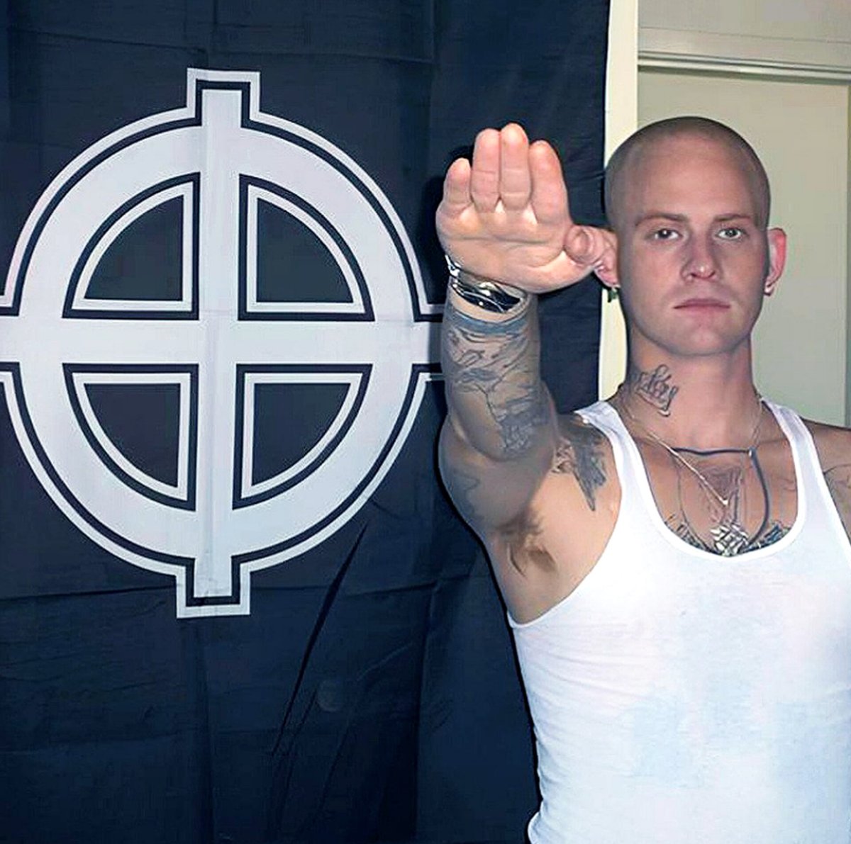 RISE YOUR ARM.
#WhitePower ⚡⚡