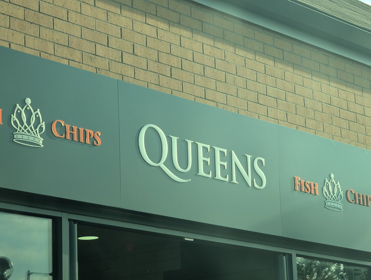RustiDhole's tweet photo. @QueenWillRock bangin' chippy lads 🙌
🦈 "Cod knows I'm fallin' in love!" 🦈 https://t.co/4jPUHlYSaB