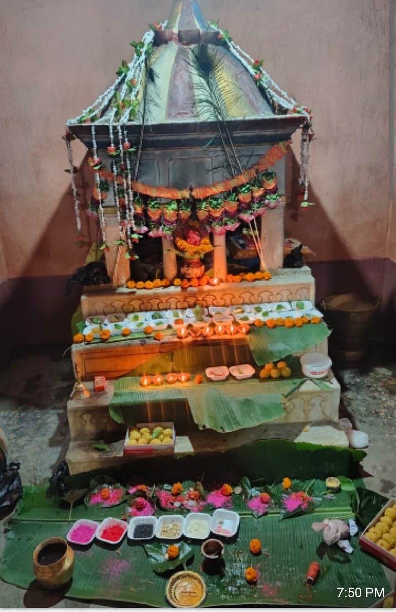 Rajkishor29197's tweet photo. दिनांक 16 अगस्त 2025 को श्री राम जानकी ठाकुरबाड़ी जागीर गाछी मक्खाचक बखरी बेगूसराय बिहार में श्री कृष्ण जन्म अष्टम��� धूमधाम से न्यास समिति द्वारा मनाया गया राधे राधे ,सनातन धर्म की जय हो ,जय श्री कृष्णा, बखरी की सुख समृद्धि हो 🚩🚩🚩🚩🚩 https://t.co/jpng05B5GK