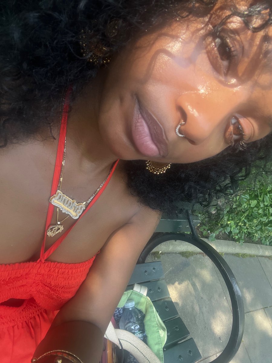 PrincessSaniyra's tweet photo. why won't you let me take advantage of you😡😡 https://t.co/f0ka9oiv1b