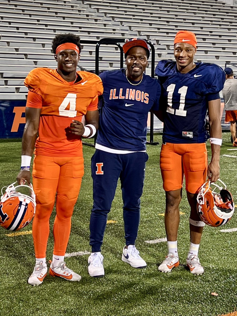 Rob Sam Boyd (@sportsboyds) on Twitter photo What’s the 4-1-1? Gotta start calling this duo “Information” cuz they got all the answers. Blessed to see them connect on a TD to end the scimmage game and it was amazing! <a href="/CartdogBoyd/">Carson Boyd</a> <a href="/BraydenTrimble6/">Brayden Trimble</a> #FourOneOne #Information #TheConnect #TheFuture #ILL #INI What’s the 4-1-1? Gotta start calling this duo “Information” cuz they got all the answers. Blessed to see them connect on a TD to end the scimmage game and it was amazing! <a href="/CartdogBoyd/">Carson Boyd</a> <a href="/BraydenTrimble6/">Brayden Trimble</a> #FourOneOne #Information #TheConnect #TheFuture #ILL #INI
