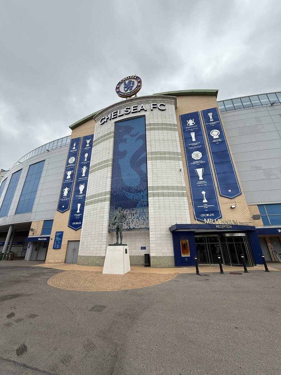 GeorgeOrchard6's tweet photo. First home game of the Premier League 2025/26 season, display ready for the World Champions! 🏆 🔵 https://t.co/QPsg6aydnr