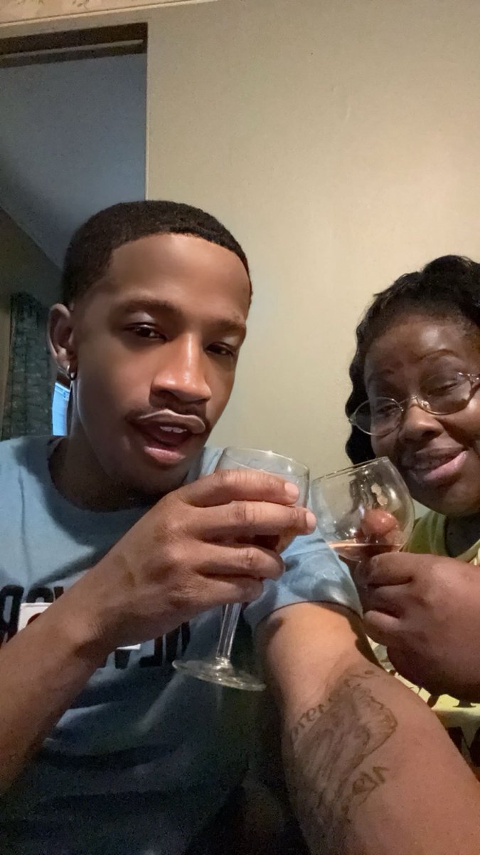 RedManJr22's tweet image. Okay I don’t post on here like that but on 8/11 I lost the most important person in my life and I’m so hurt and heartbroken. I love you ma dukes ❤️