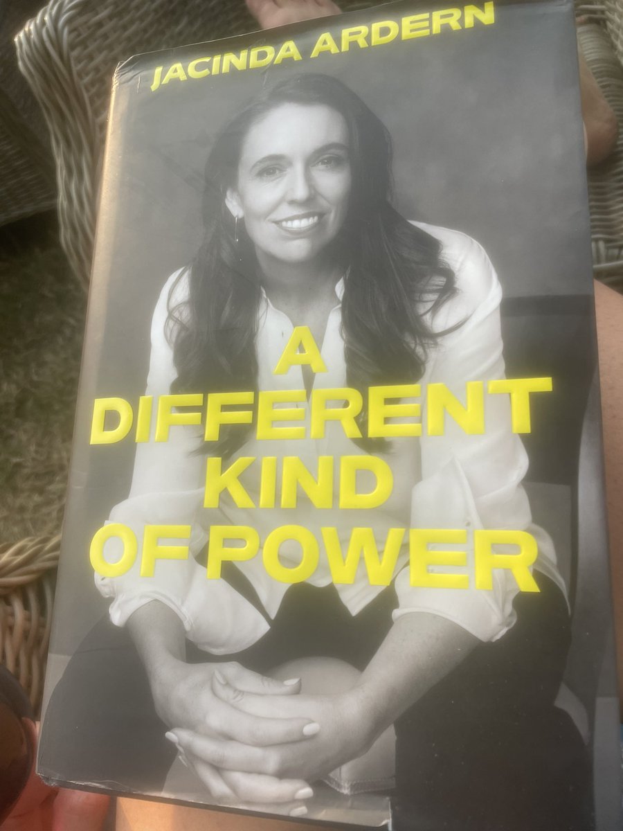 katharine Lewis 💙 tweet media