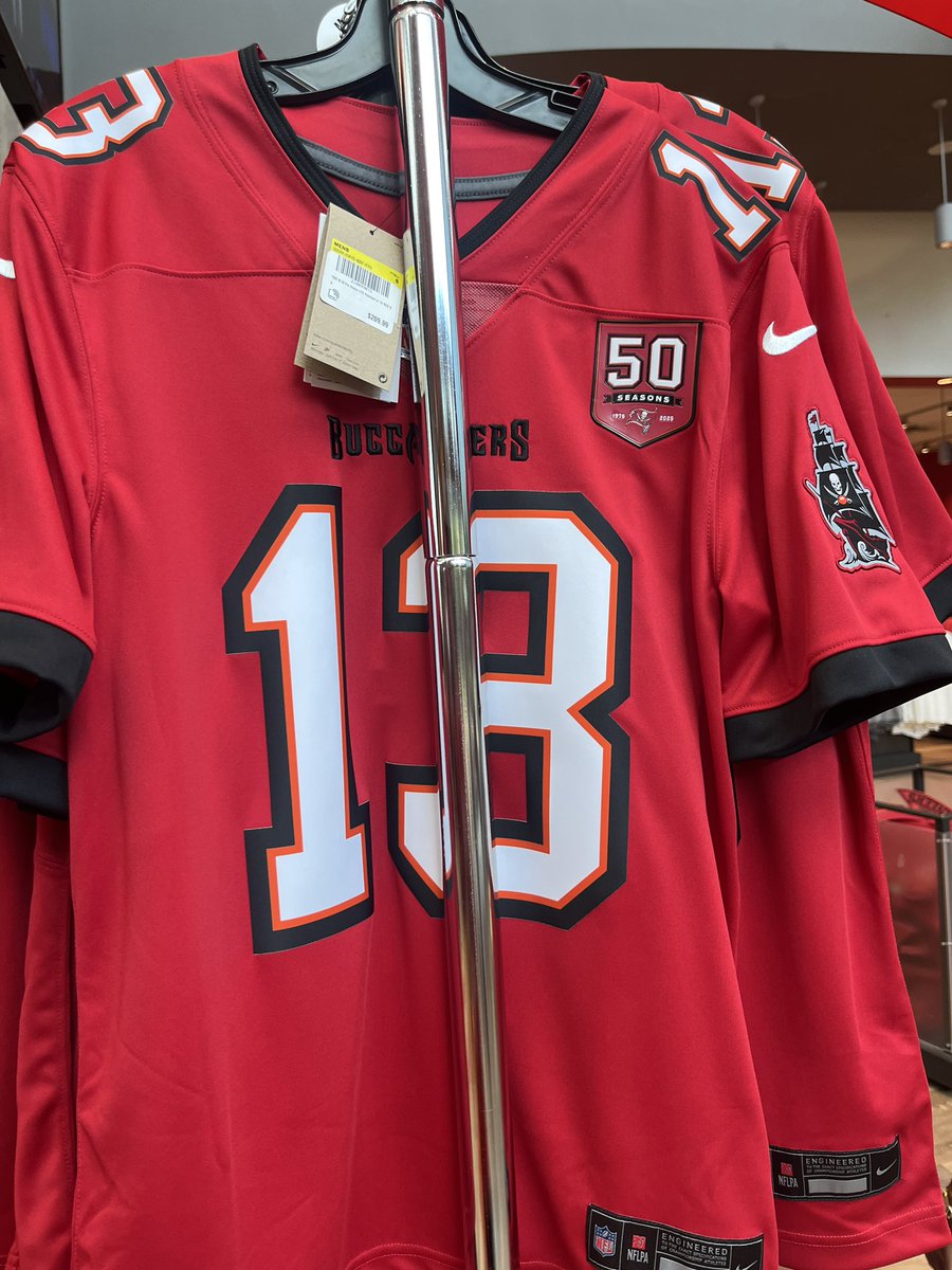 Talkin_Tampa's tweet photo. If anyone cares to know which Nike Limited options they currently have at the Bucs team store WITH a 50th anniversary patch:

White Creamsicle: Baker + Evans
Creamsicle: Evans + Bucky
Red: Baker + Evans
White: Nothing…

Still no Nike Elite as well. #GoBucs https://t.co/F1C9CQlrRc