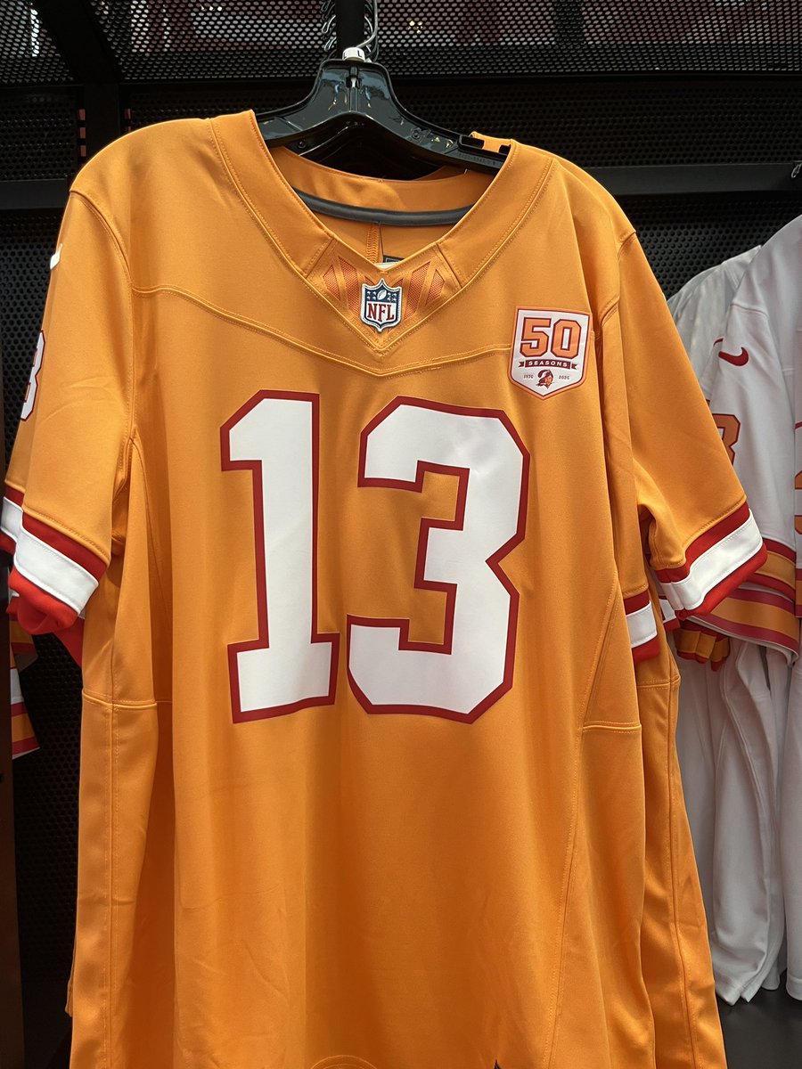Talkin_Tampa's tweet photo. If anyone cares to know which Nike Limited options they currently have at the Bucs team store WITH a 50th anniversary patch:

White Creamsicle: Baker + Evans
Creamsicle: Evans + Bucky
Red: Baker + Evans
White: Nothing…

Still no Nike Elite as well. #GoBucs https://t.co/F1C9CQlrRc