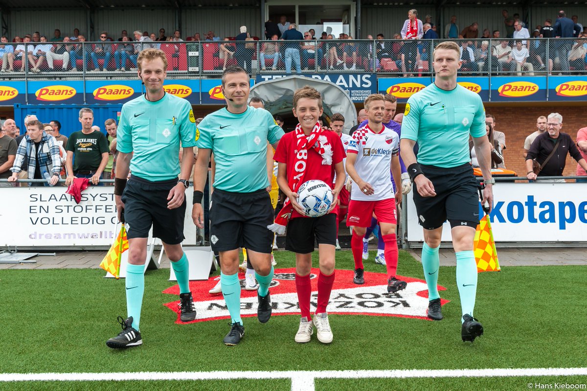 JKieboom's tweet photo. Joel de Keijzer van KB JO13-1 had een 2-0 winst voorspeld, na 45 minuten was het echter 0 - 2. Joel had zelf het voorbeeld gegeven door vanaf de aftrap Jaimy Schaap met een schuiver kansloos te laten. Gelukkig werd het een 4 - 3 voor Kozakken Boys. @KozakkenBoys @Kozsupp #kozijs https://t.co/ugvzfy7T43