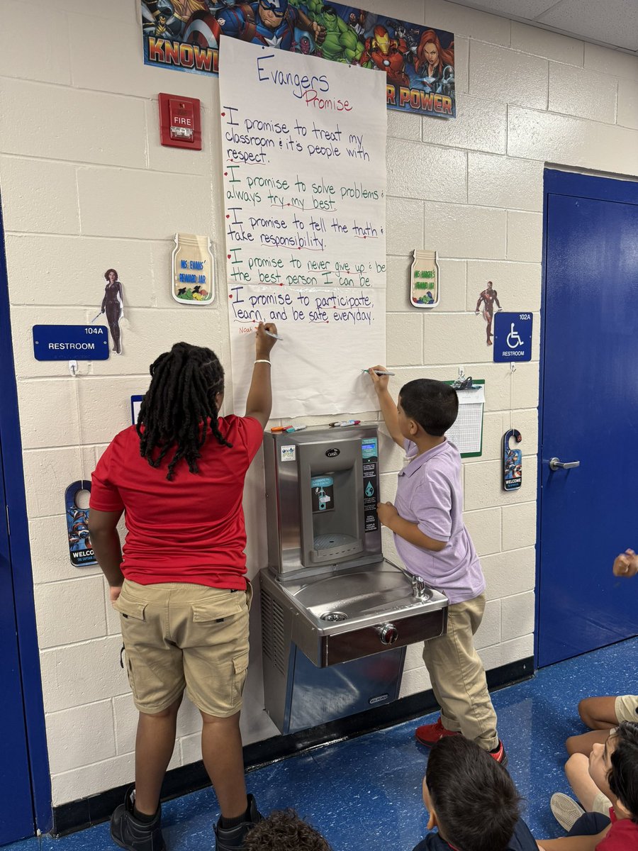 MsEvansWB's tweet photo. Evanger ‘s Assemble for a new year💙💚 This group is ready for 4th grade! @CanDoKiddos @WoodbridgeElem @VMorseHCPS @VanAyresHCPS https://t.co/8WrDaKTLEW